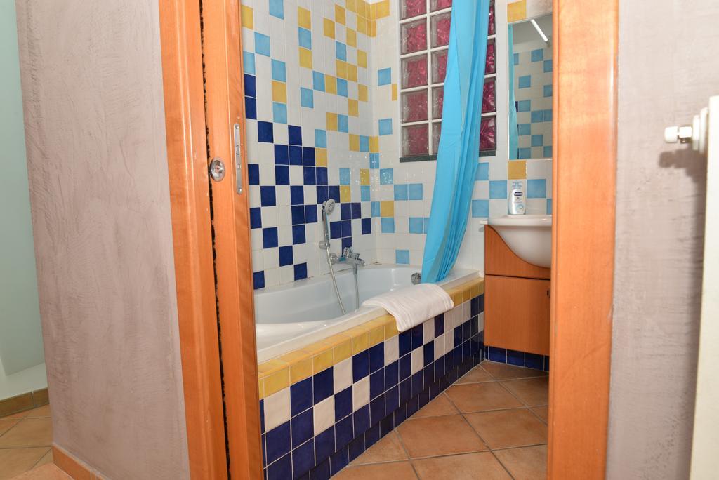 Casa Lungomare Bed & Breakfast ซาแลร์โน ภายนอก รูปภาพ