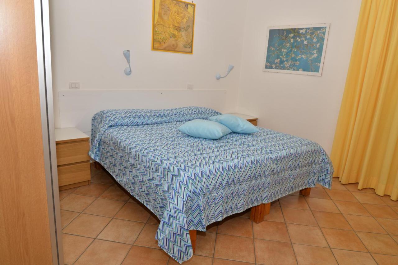 Casa Lungomare Bed & Breakfast ซาแลร์โน ภายนอก รูปภาพ