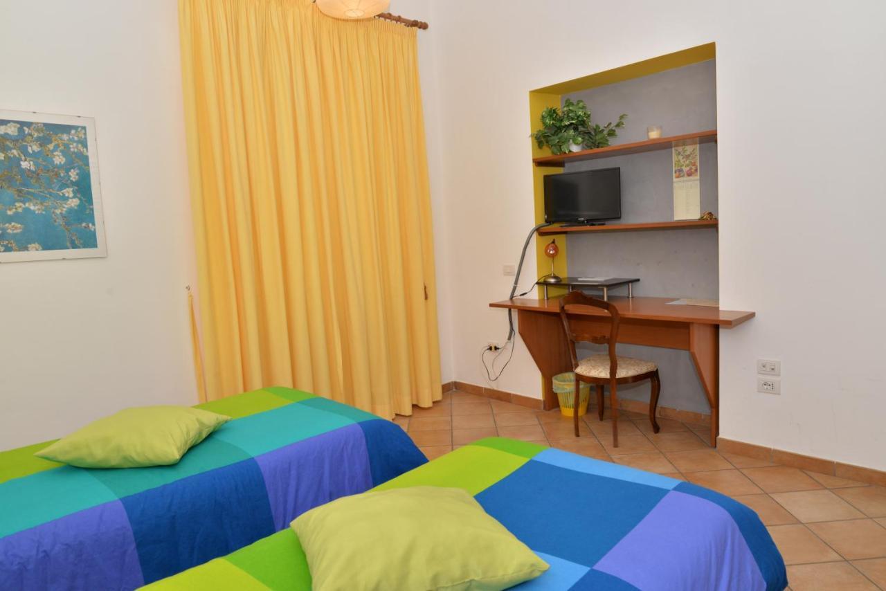 Casa Lungomare Bed & Breakfast ซาแลร์โน ภายนอก รูปภาพ